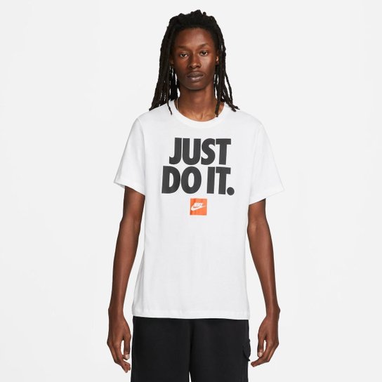 Camiseta Nike Sportswear Fran "Just Do It" Verbiage Masculina - Branco Menor preço em Camiseta Nike Sportswear Fran "Just Do It" Verbiage Masculina - Branco