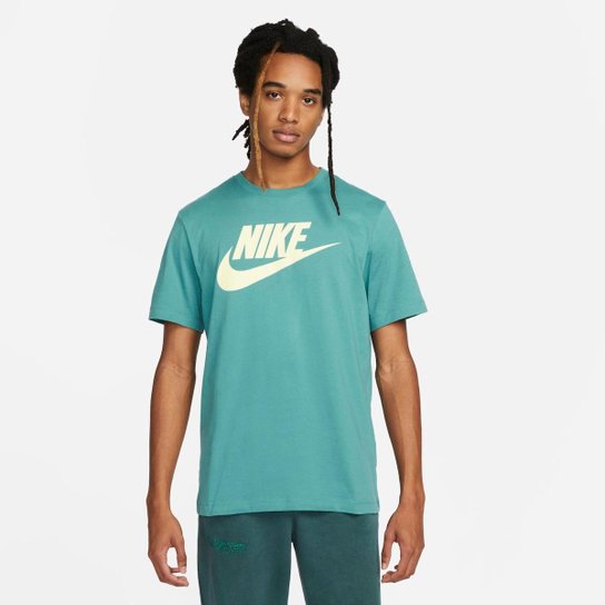 Camiseta Nike Sportswear Icon Futura Masculina - Verde Menor preço em Camiseta Nike Sportswear Icon Futura Masculina - Verde