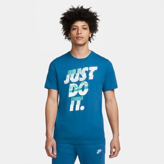Camiseta Nike Sportswear Just do It Masculina - Azul Menor preço em Camiseta Nike Sportswear Just do It Masculina - Azul