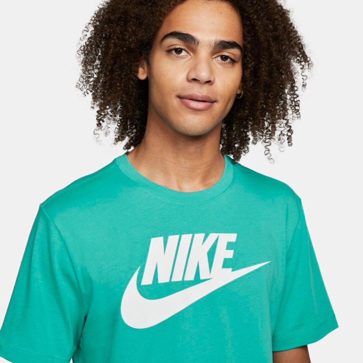 camiseta nike sportswear masculina verde