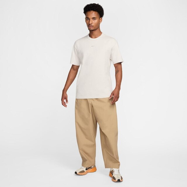 Camiseta Nike Sportswear Premium Essentials Masculina