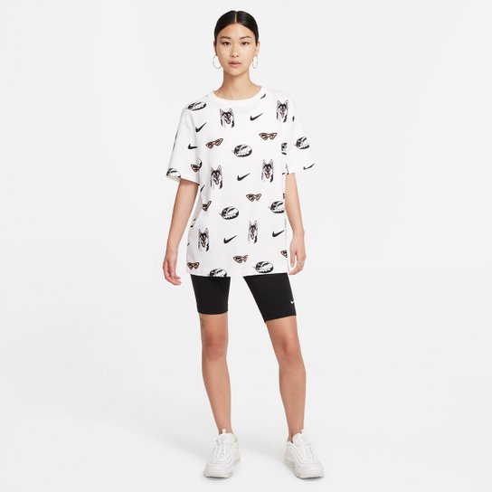 Camiseta Nike Sportwear Boyfriend Dog Aop Feminina - Branco