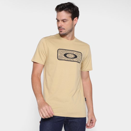 Camiseta Oakley Logo Graphic Masculina - Cáqui Menor preço em Camiseta Oakley Logo Graphic Masculina - Cáqui