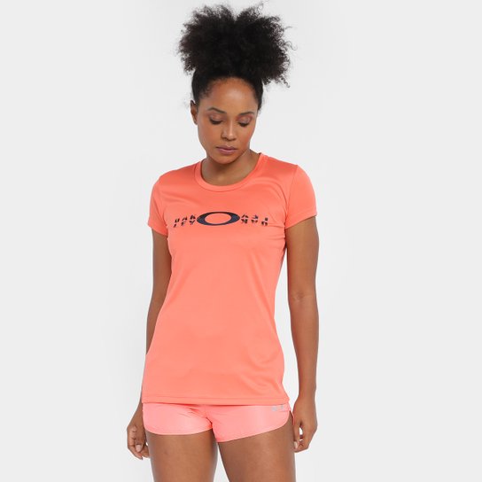Camiseta Oakley Trn Graphic Feminina - Coral Menor preço em Camiseta Oakley Trn Graphic Feminina - Coral