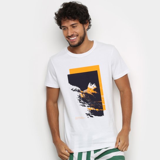 Camiseta Osklen Stone Vintage Ipanesia Masculina - Branco Menor preço em Camiseta Osklen Stone Vintage Ipanesia Masculina - Branco