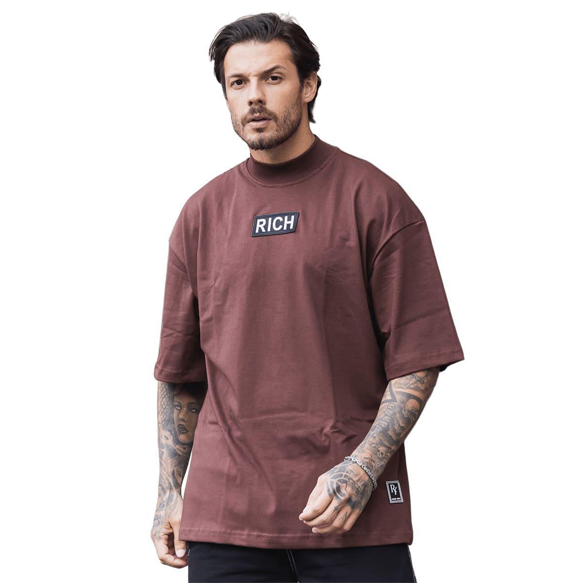 Camiseta Oversized Gola Alta Borracha Triângulo Marrom