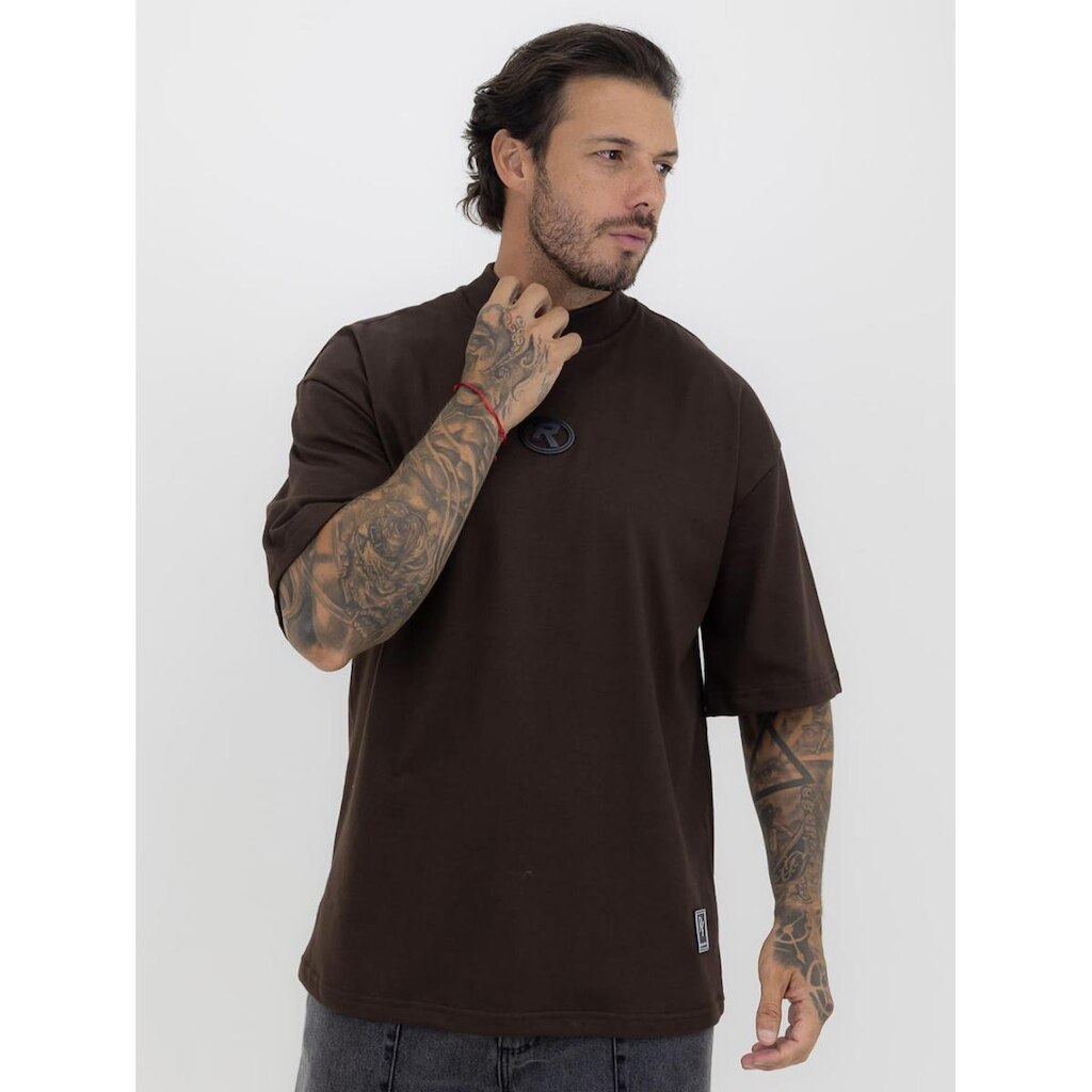 Camiseta Oversized Gola Alta Círculo Black Streetwear Camisa Algodão Premium Marrom