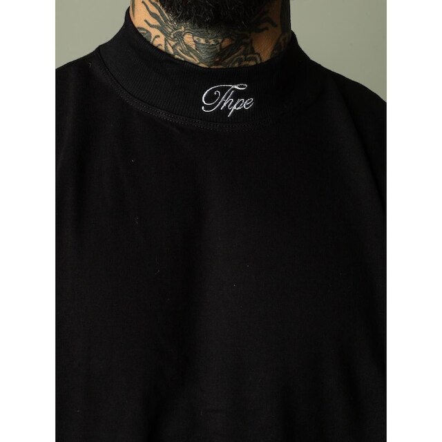 Camiseta Oversized Gola Alta Details