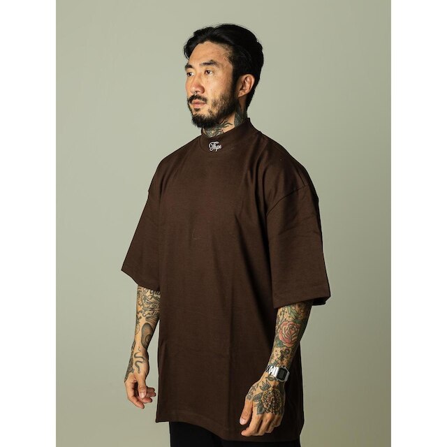 Camiseta Oversized Gola Alta Details