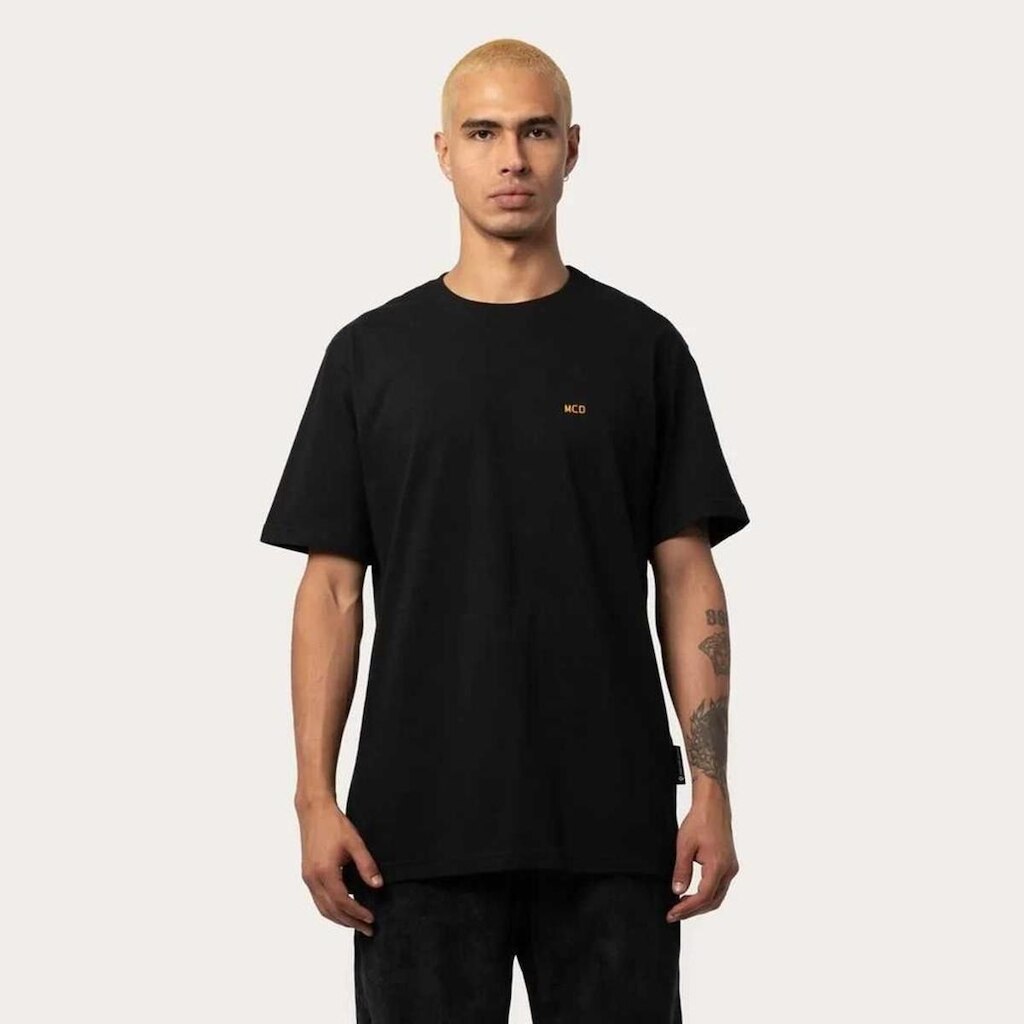 Camiseta Regular MCD Caveira Dourada Preto M