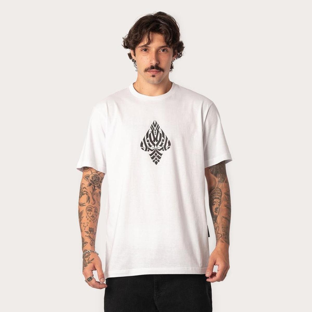 Camiseta Regular MCD Espada Caligrafiti Menor preço em Camiseta Regular MCD Espada Caligrafiti