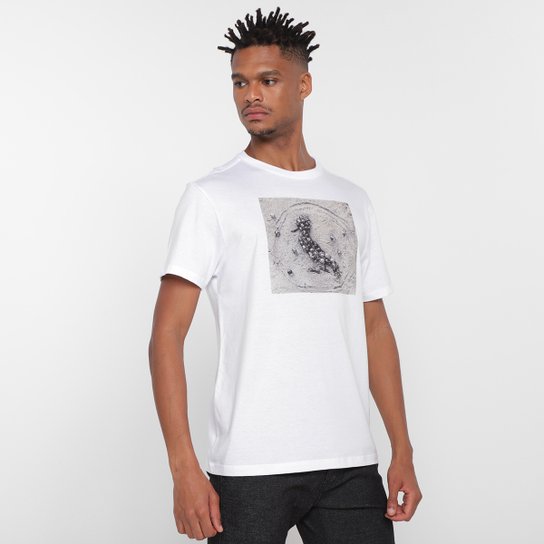Camiseta Reserva Estampada Masculina - Branco Menor preço em Camiseta Reserva Estampada Masculina - Branco