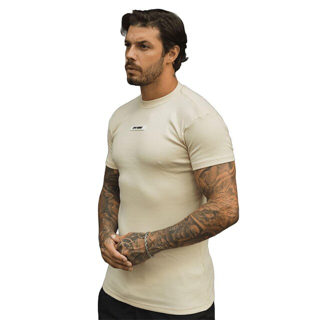 Camiseta Slim Canelada Borracha Estilo Americano Streetwear Justa ao Corpo Ribana Creme