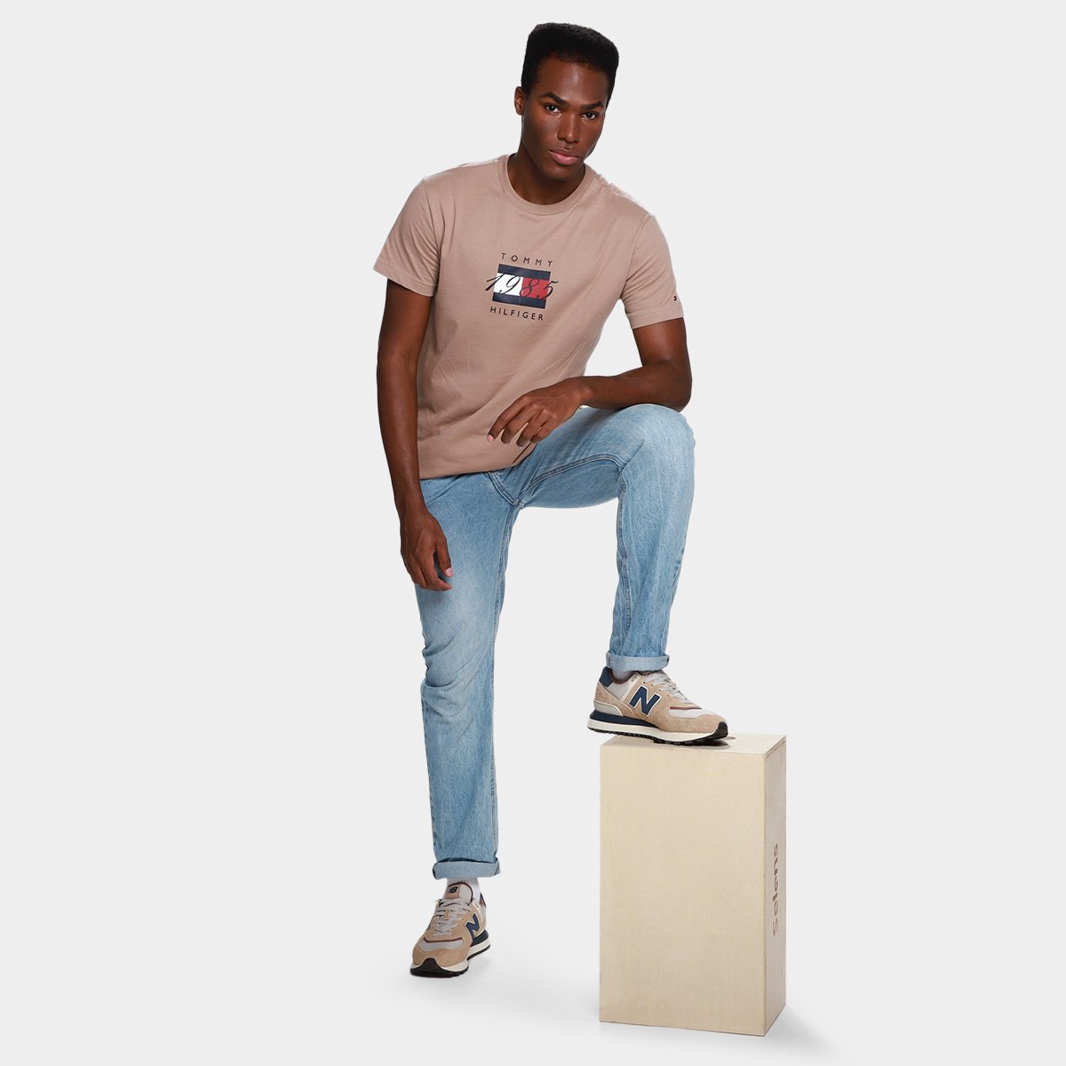 Camiseta Tommy Hilfige Linear Flag Graphic Masculina - 3