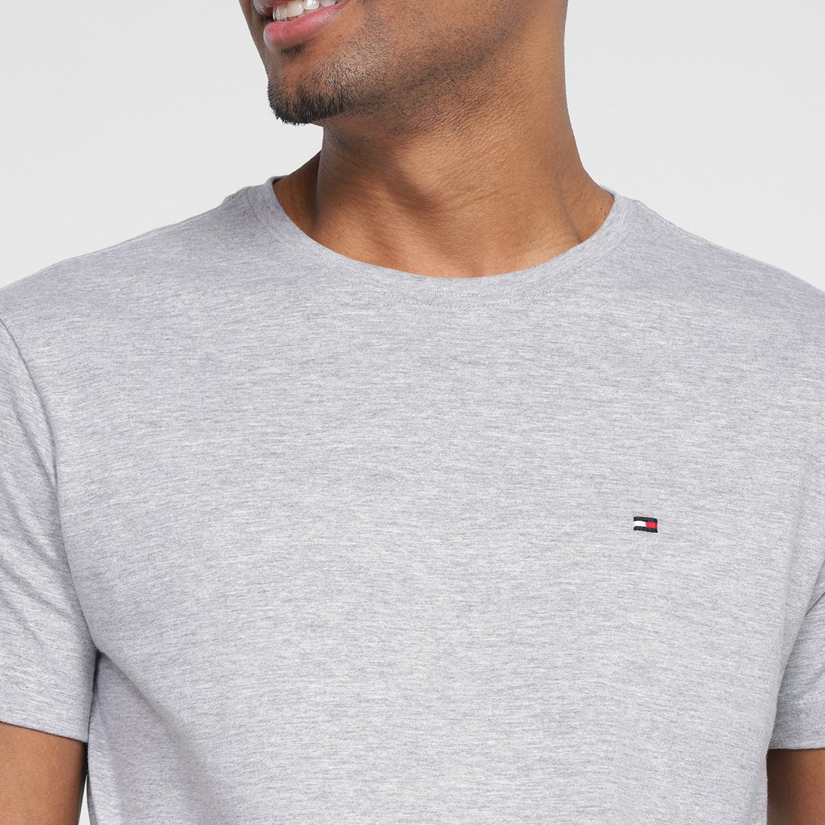 Camiseta Tommy Hilfiger Básica Masculina - 2