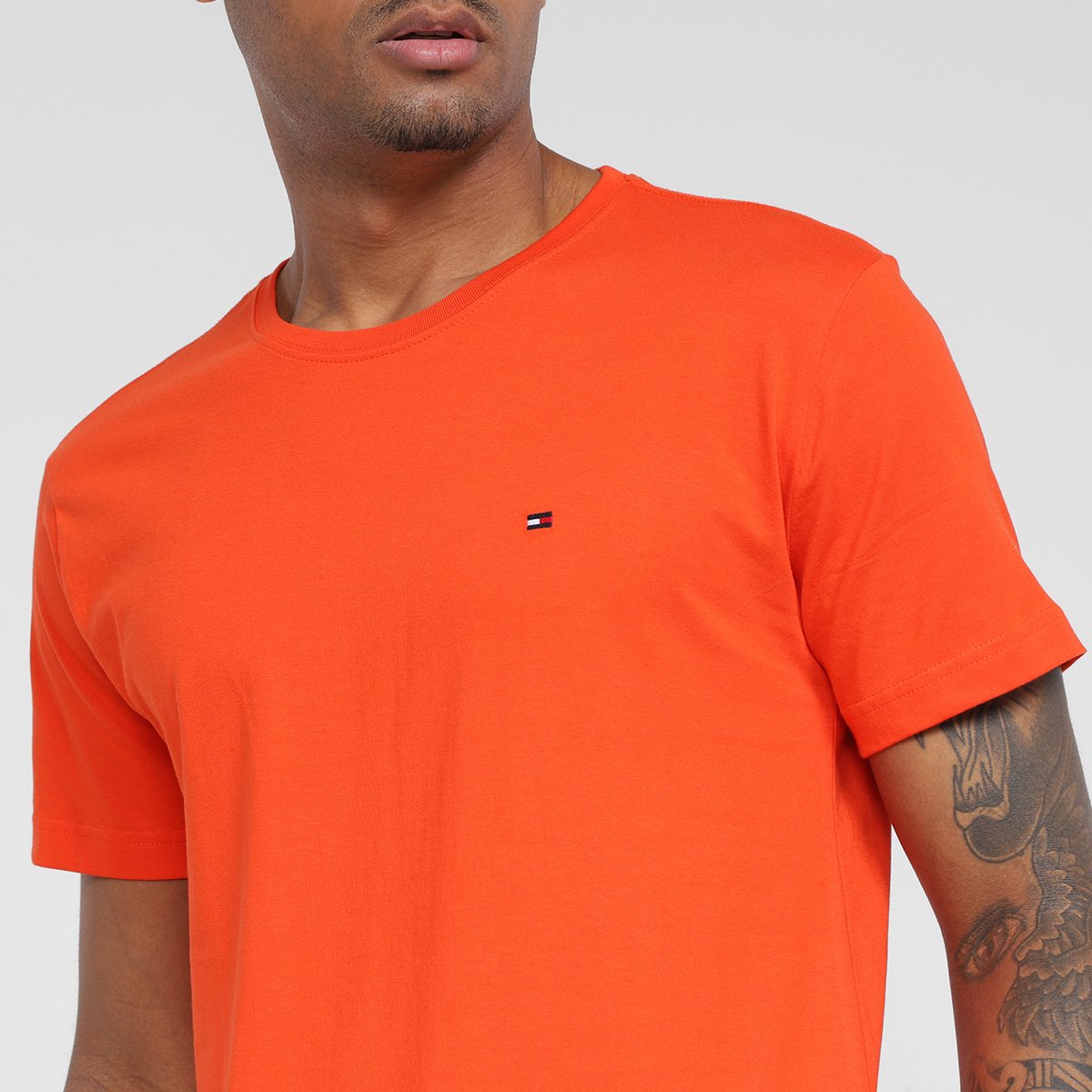 Camiseta Tommy Hilfiger Básica Masculina - 2