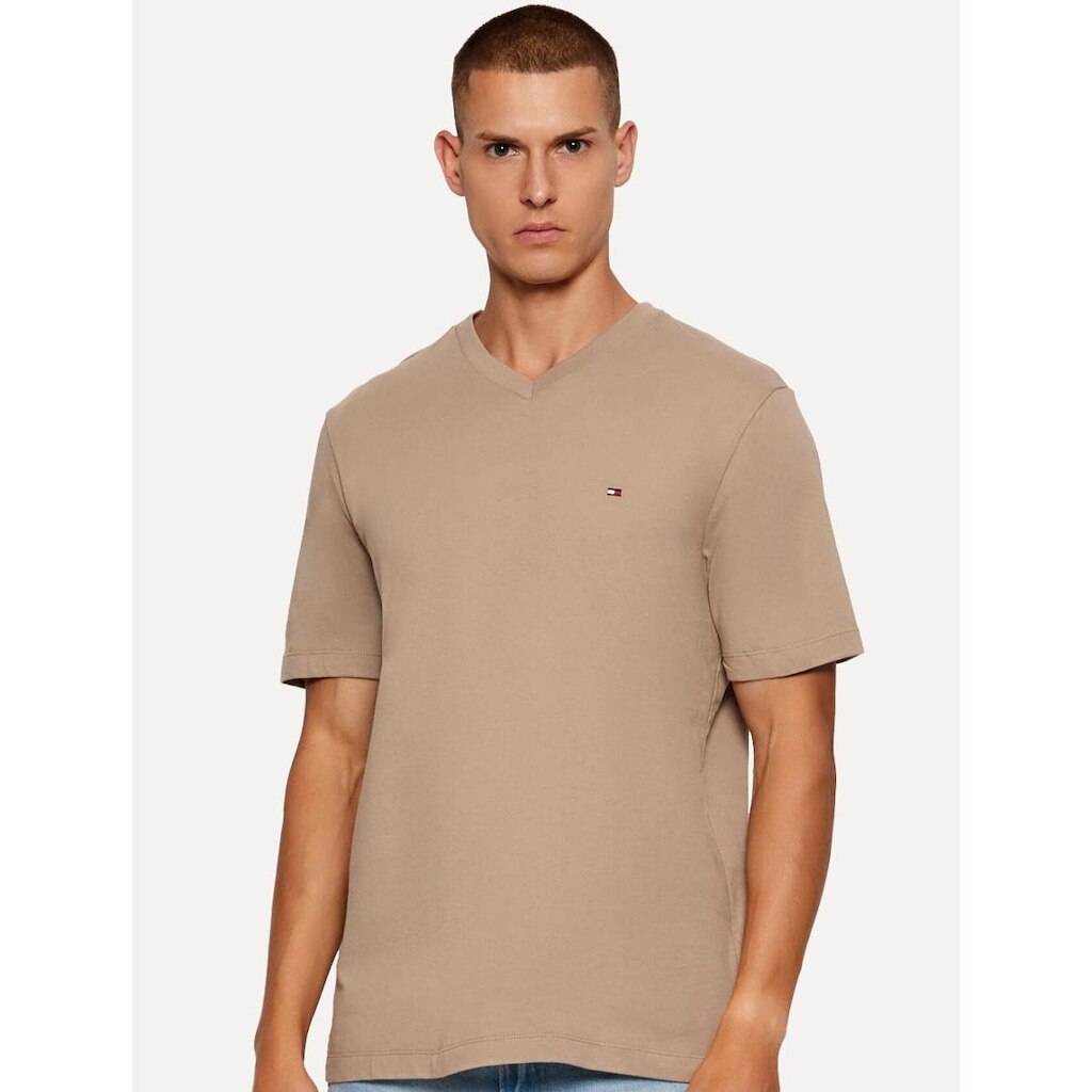 Camiseta Tommy Hilfiger Masculina Essential V-Neck Marrom Claro