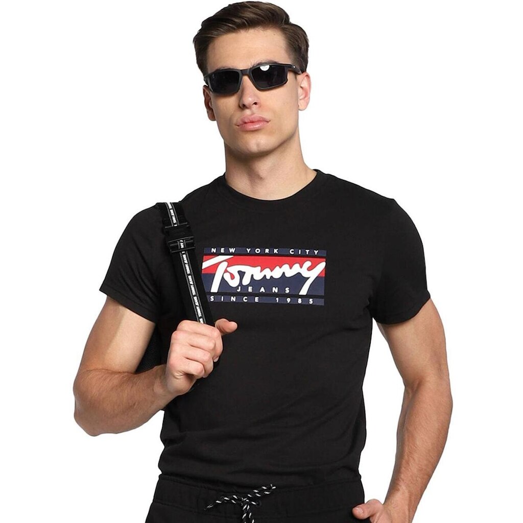 Camiseta Tommy Jeans Masculina Essential Script Tee Preta