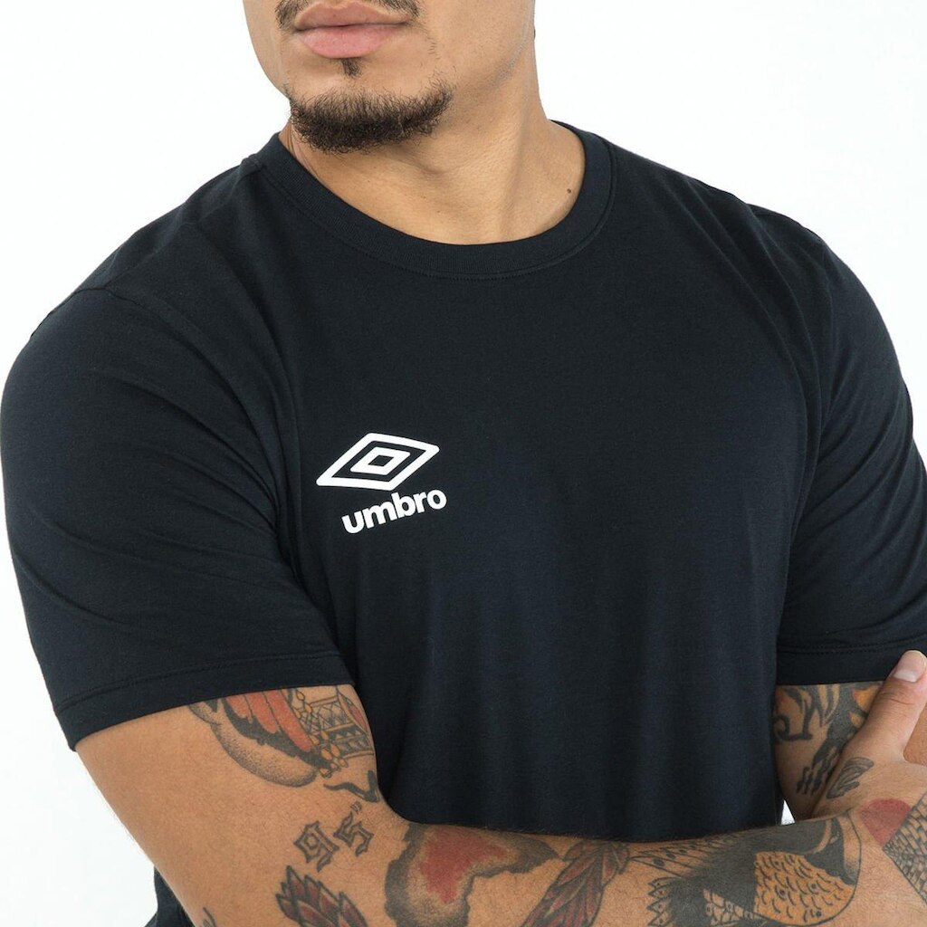 Camiseta Umbro Essential Masculina