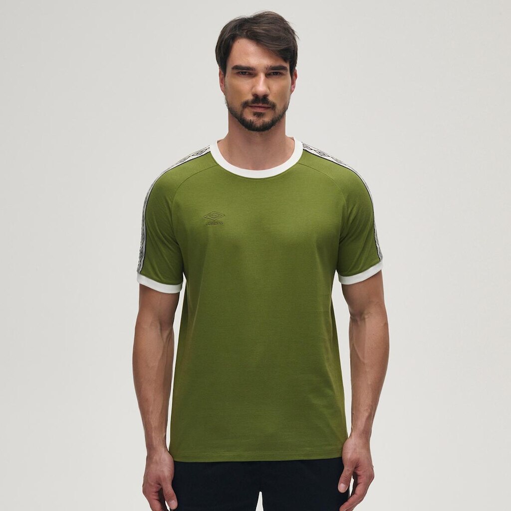 Camiseta Umbro Tape F.c. Masculina