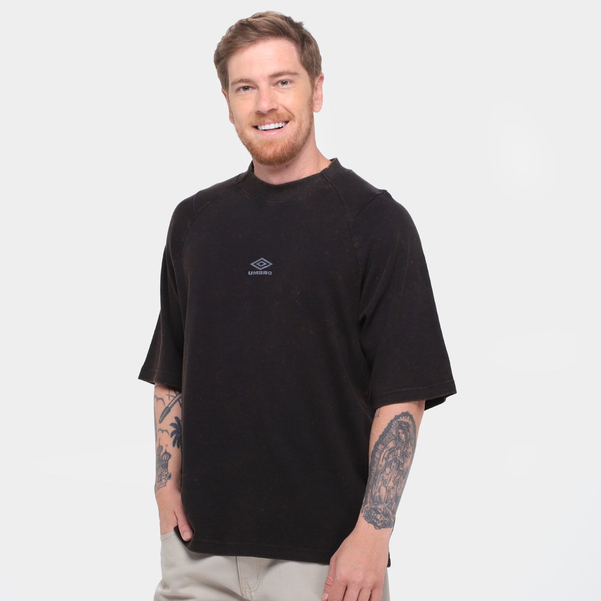 Camiseta Umbro Washed High Neck Boxy Masculino - Preto | Netshoes