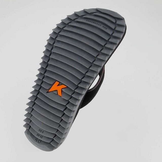 Chinelo Kenner Kivah Cushy Preto e Cinza