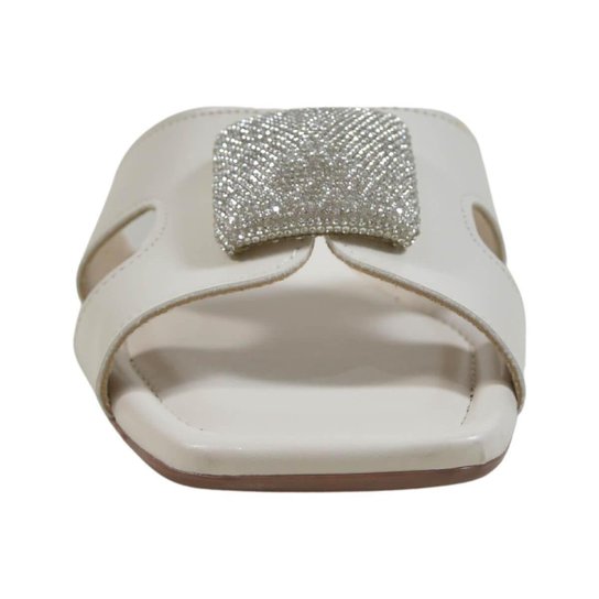 Chinelo Moleca
