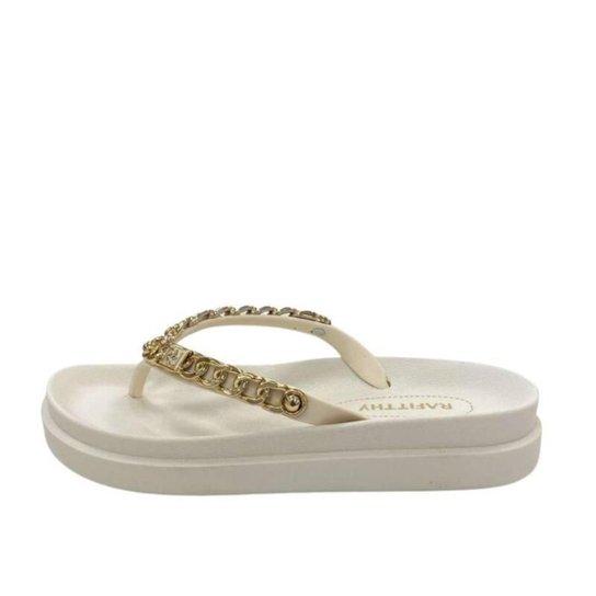 Chinelo Rafitthy