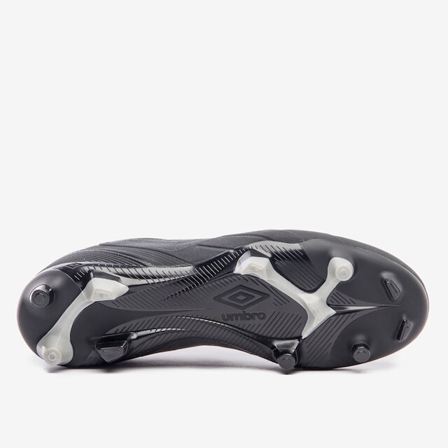 Chuteira Campo Umbro Attak III Unissex