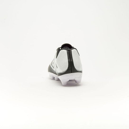 Chuteira Campo Umbro Game Umbro - Preto+Branco Menor preço em Chuteira Campo Umbro Game Umbro - Preto+Branco