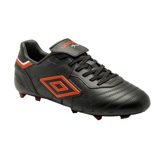 Chuteira Campo Umbro Speciali III Pro - Preto+Laranja Menor preço em Chuteira Campo Umbro Speciali III Pro - Preto+Laranja