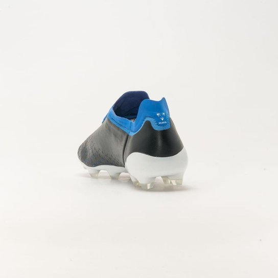 Chuteira Campo Umbro Velocita 5 Pro Fg Umbro - Preto+Branco Menor preço em Chuteira Campo Umbro Velocita 5 Pro Fg Umbro - Preto+Branco