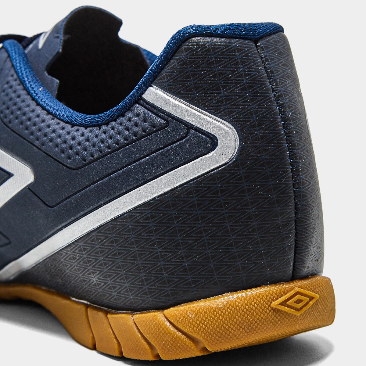 Chuteira Futsal Umbro Attak Eternal - 8
