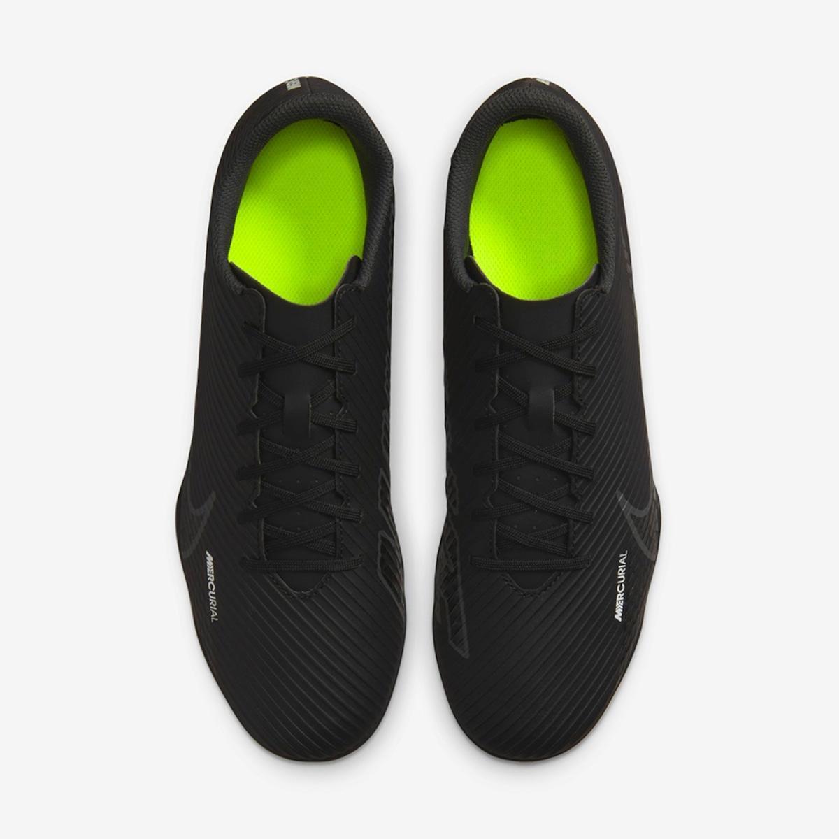 Chuteira Nike Vapor 15 Club Campo - Preto+Branco | Netshoes