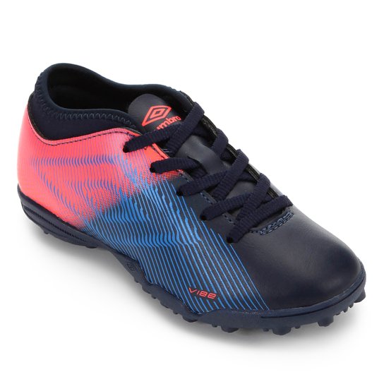 Chuteira Society Infantil Vibe II Umbro - Marinho+Coral Menor preço em Chuteira Society Infantil Vibe II Umbro - Marinho+Coral