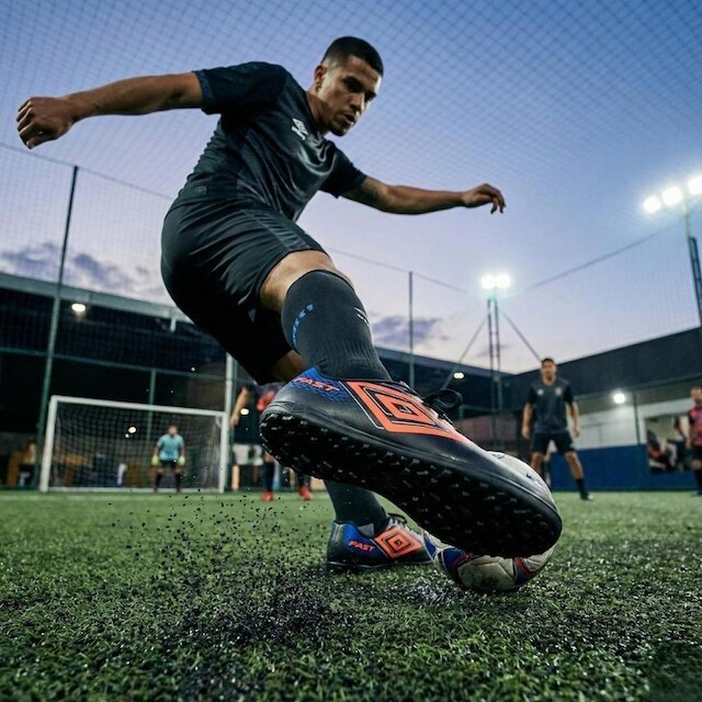 Chuteira Society Umbro Fast II