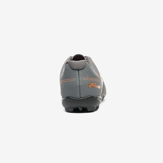 Chuteira Society Umbro Neo Striker
