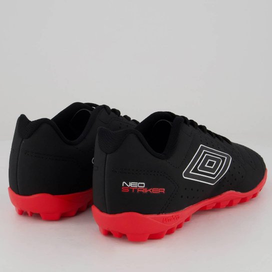 Chuteira Umbro Neo Striker Society Preta e Vermelha