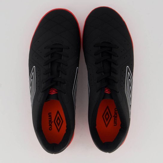 Chuteira Umbro Neo Striker Society Preta e Vermelha