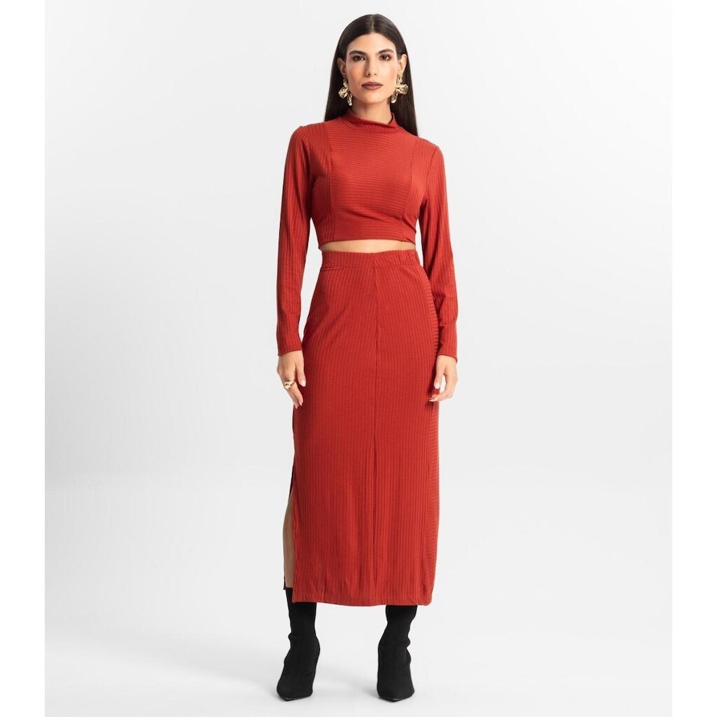 CONJUNTO BLUSA COM SAIA ENDLESS