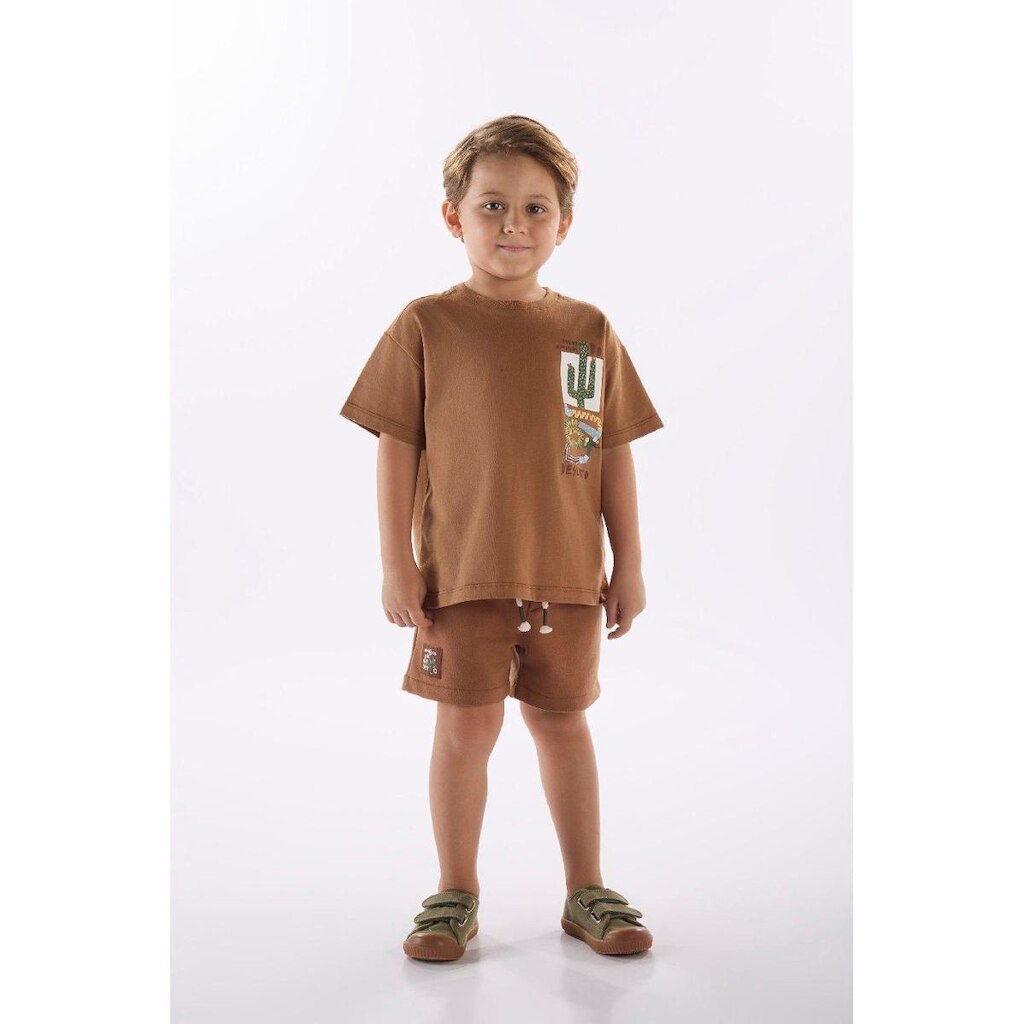 Conjunto Menino Camiseta e Short Três e Já