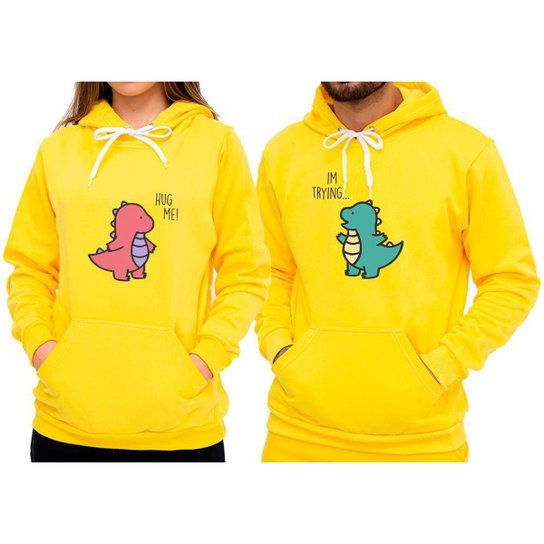 Conjunto Moletom Casal Blusa De Frio Canguru Dinos - Amarelo Menor preço em Conjunto Moletom Casal Blusa De Frio Canguru Dinos - Amarelo
