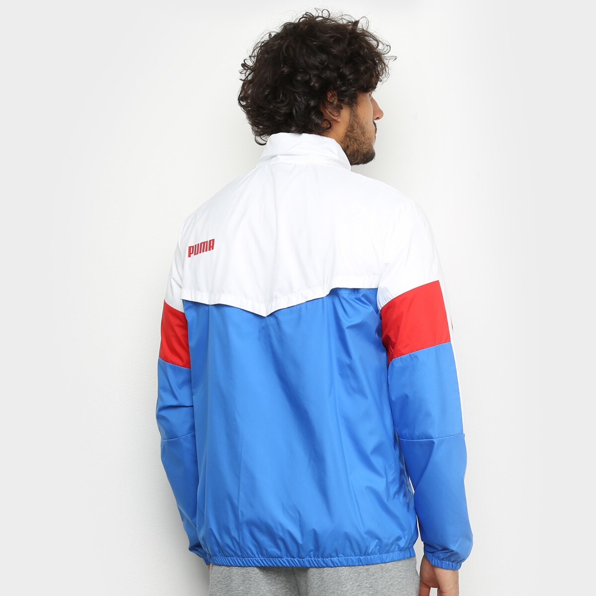 corta vento branco e azul