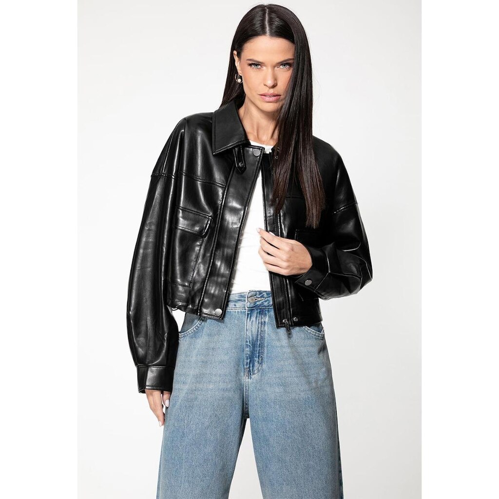 Jaqueta Cropped Bolsos Preto