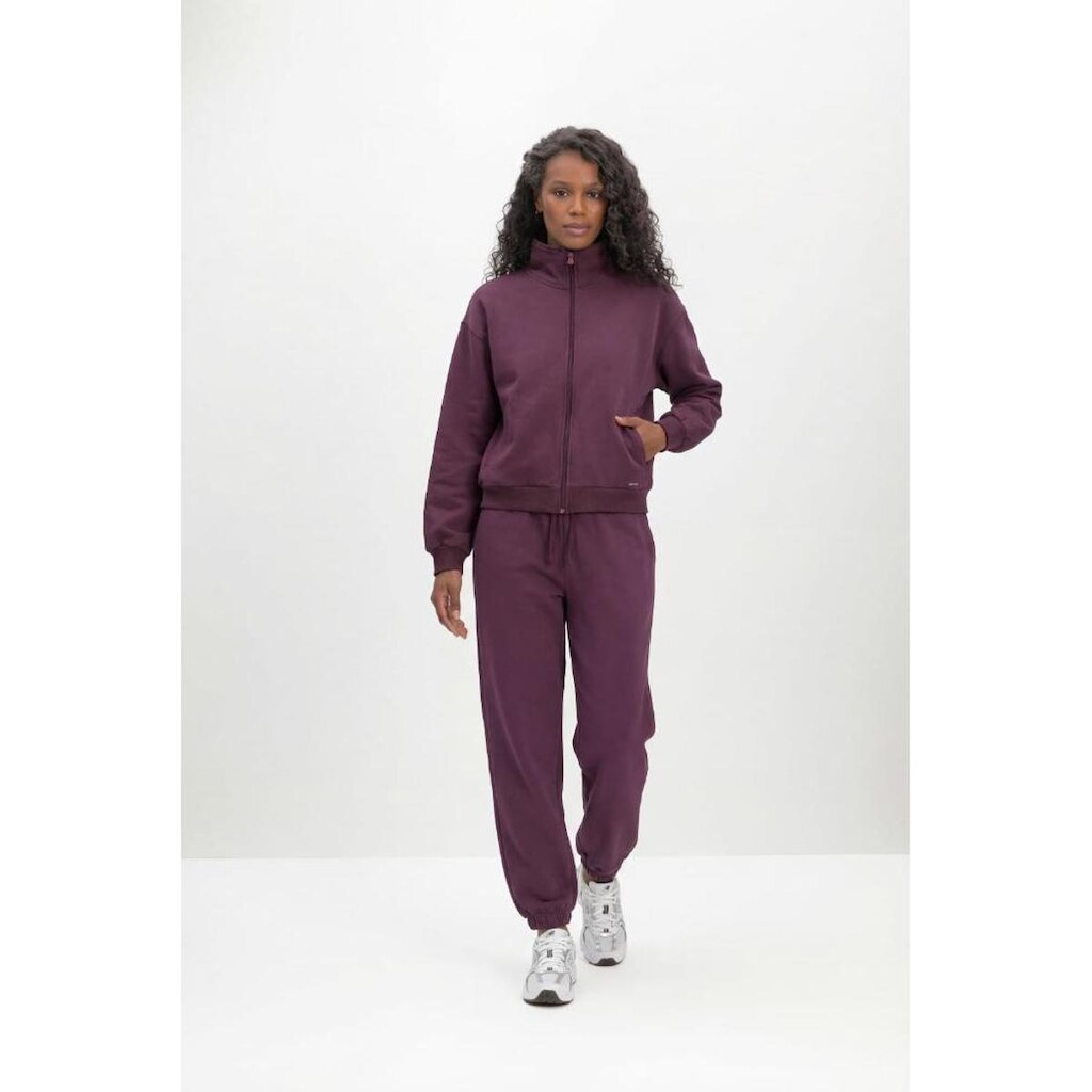Jaqueta feminina em moletom collab Essendi e Brandili