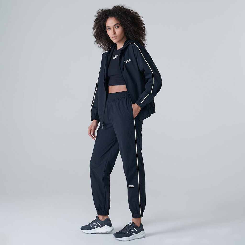 Jaqueta New Balance Essentials Feminina