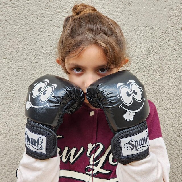 Luva de boxe e MuayThai Infantil Rostinho 6oz Spank