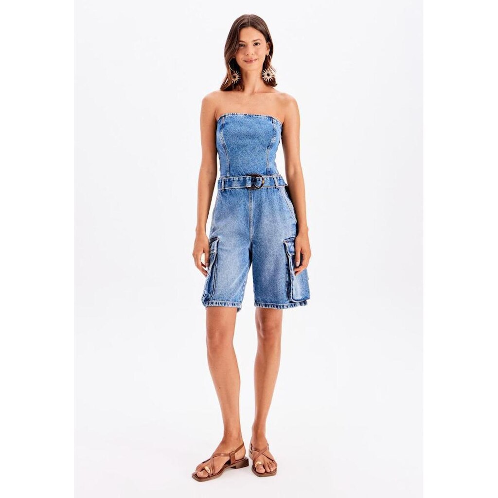 Macacão Curto Jeans Sem Alças com Bolsos
