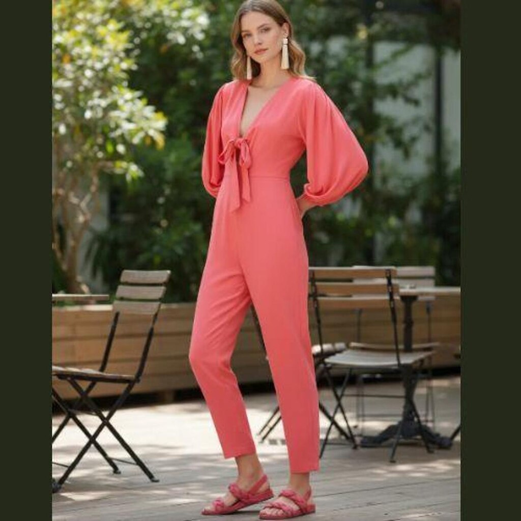 Macacão Feminino em Viscose Laço Frontal- Malwee