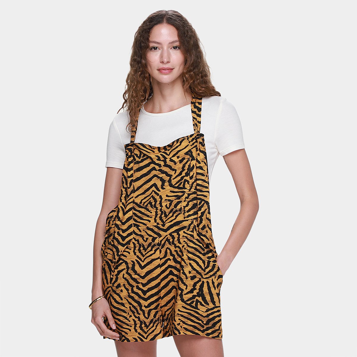 Macaquinho Animale Jeans Animal Riscado Color Feminino Menor preço em Macaquinho Animale Jeans Animal Riscado Color Feminino